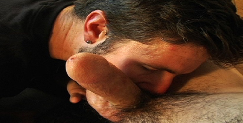 Scott Feeds Dino a Hot Load