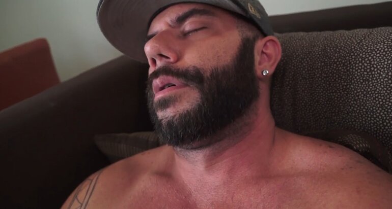 Carlos Alexander in Big Easy Holes